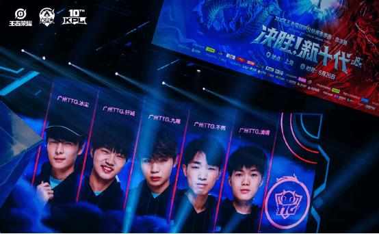 特别是像利 特别是像利